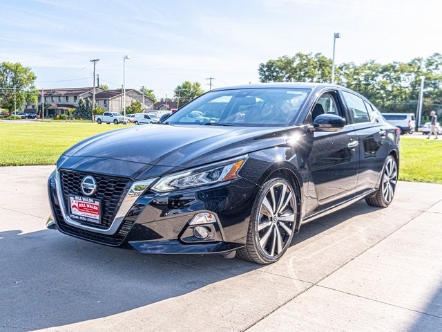 Used 2019 Nissan Altima Platinum with VIN 1N4AL4FV5KC223700 for sale in Ottawa, IL