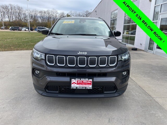 2022 Jeep Compass Latitude photo 2