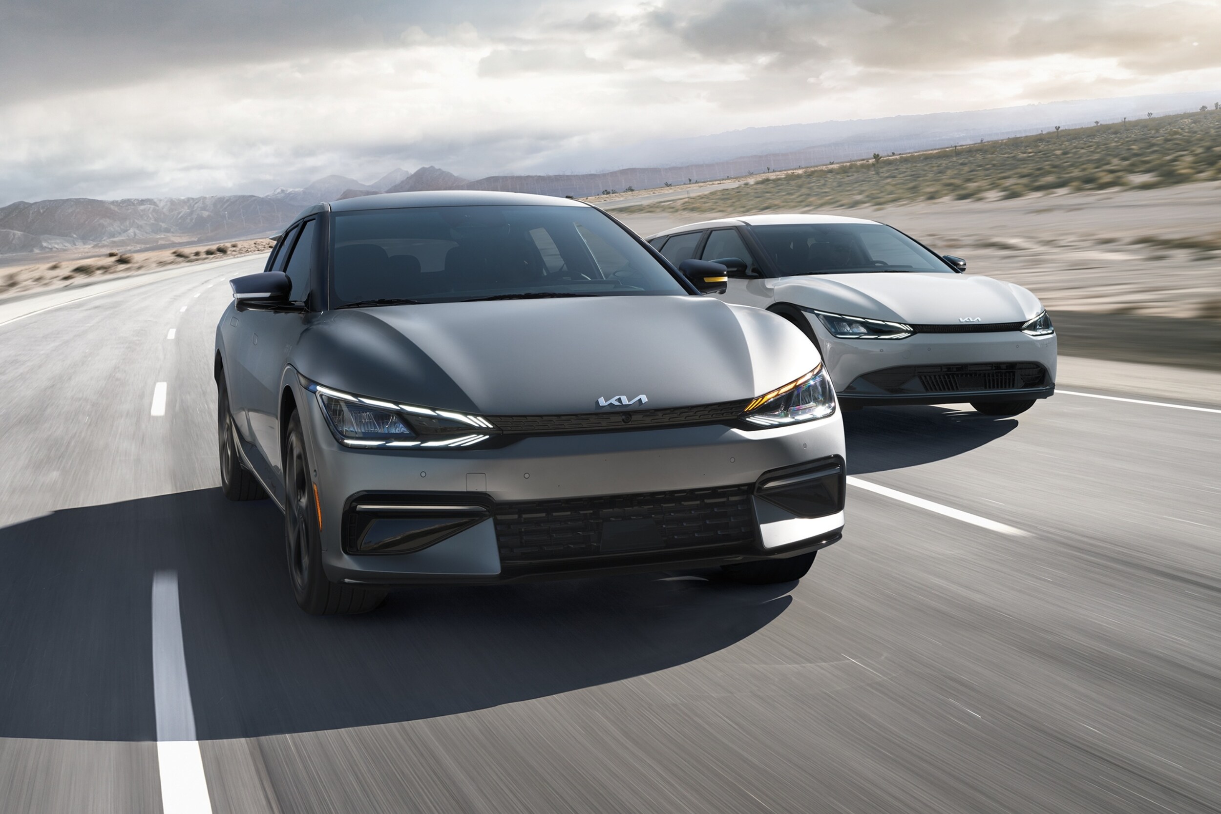 Electric vs. Gas-Electric Hybrid: Which Vehicle Type is Right for You? thumbnail