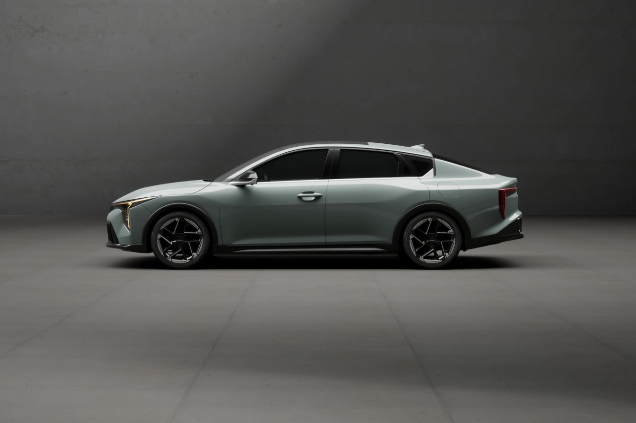 Kia K4 vs. Honda Civic – Which is the Better Buy in 2025? thumbnail