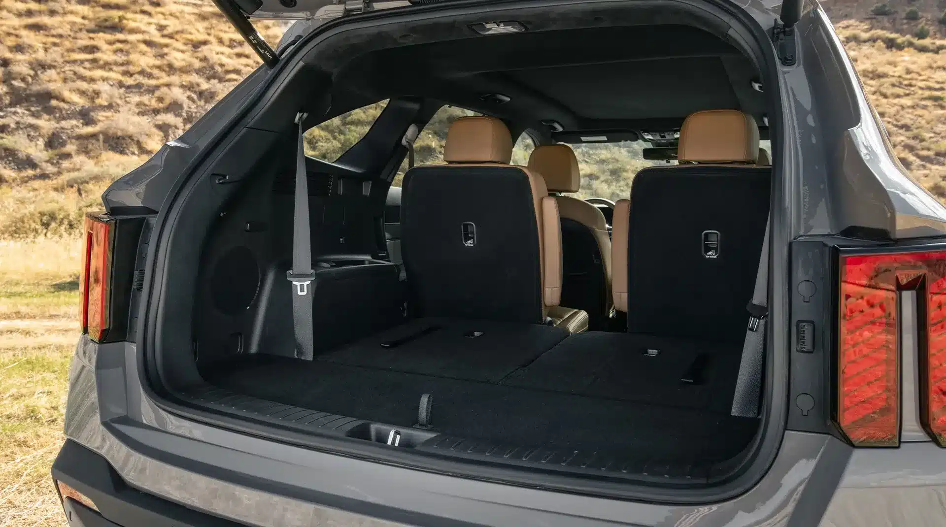 Cargo Space and Versatility for Families on the Move Cargo Space and Versatility for Families on the Move