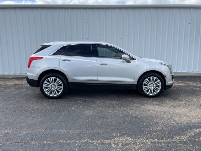 2019 Cadillac XT5 Premium Luxury photo 3