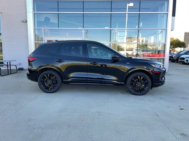 2025 Ford Escape ST-Line Elite photo 4