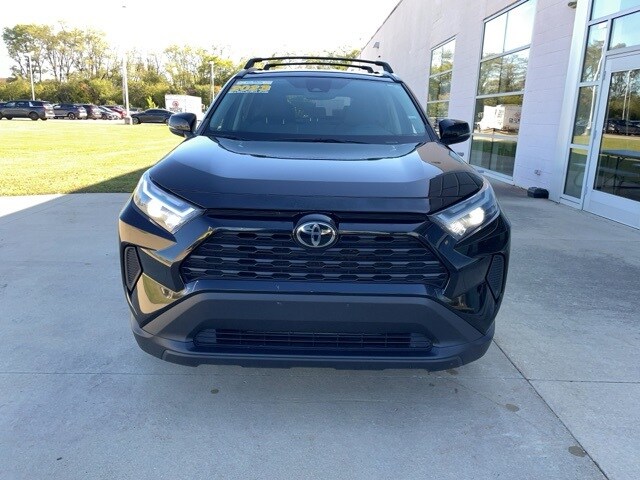 2023 Toyota RAV4 XLE photo 3