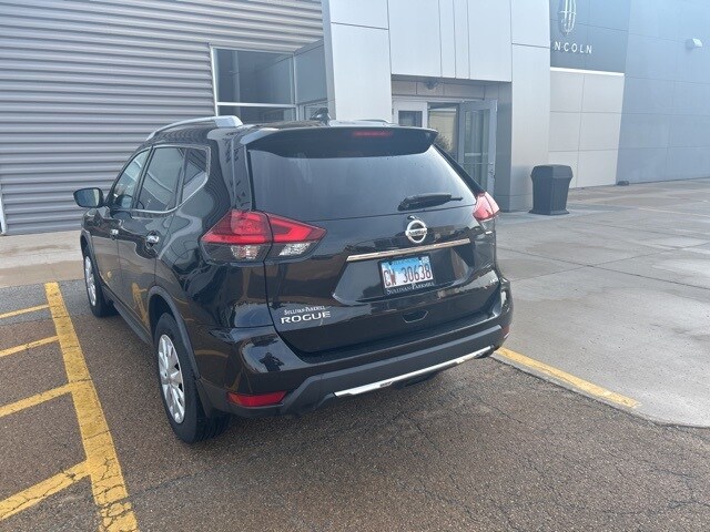 2017 Nissan Rogue S photo 3