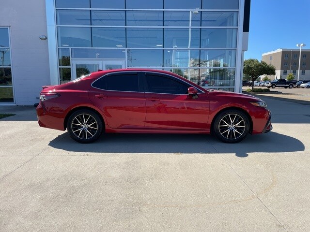 2024 Toyota Camry SE photo 3