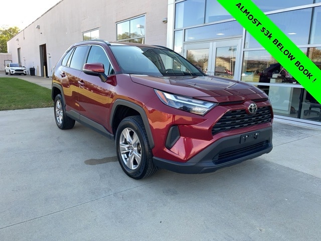 2023 Toyota RAV4 XLE's photo