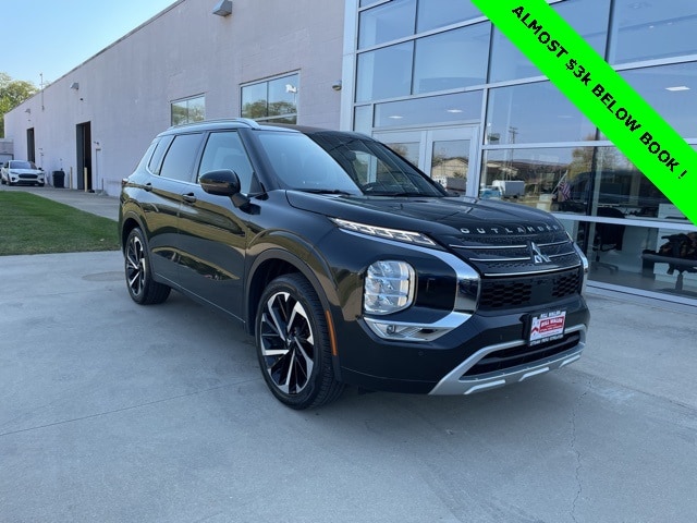 2022 Mitsubishi Outlander SEL's photo