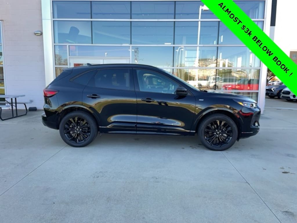 Used 2025 Ford Escape ST-Line Elite SUV