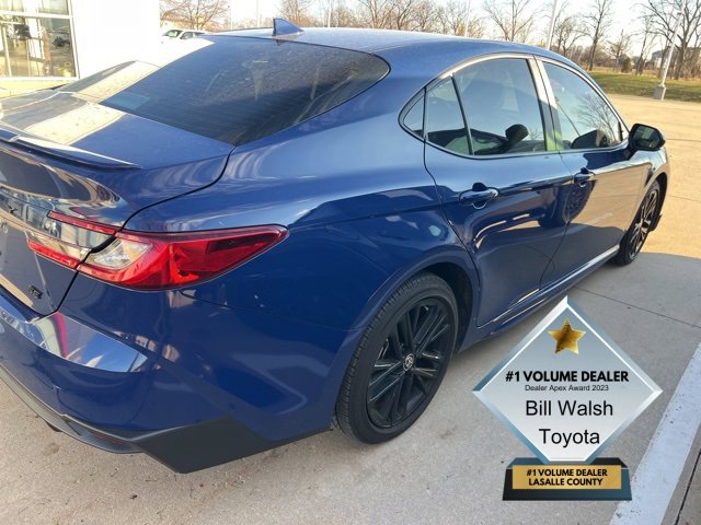 2025 Toyota Camry SE photo 3
