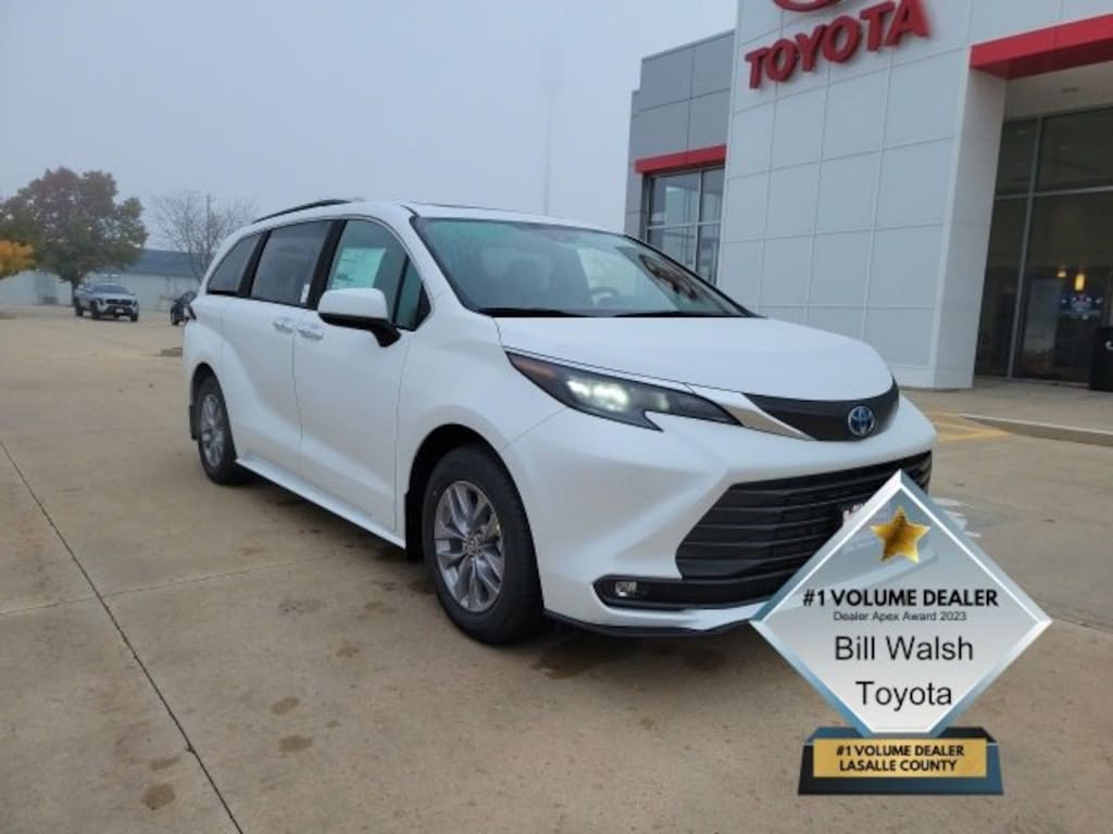 New 2025 Toyota Sienna XLE 7 PASSENGER