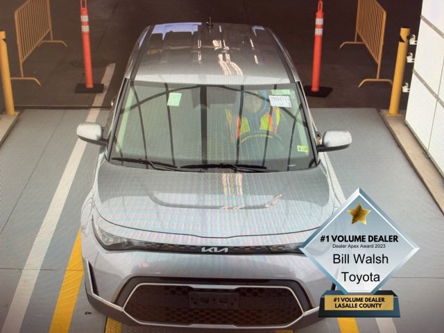 2024 Kia Soul LX photo 2