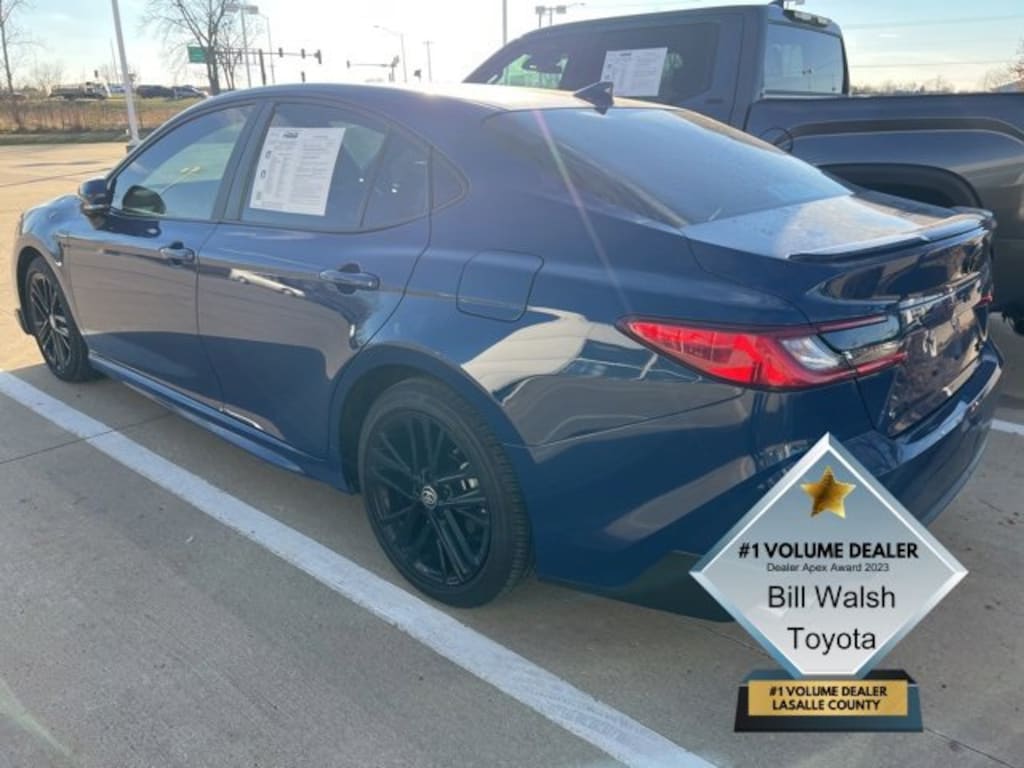 Used 2025 Toyota Camry SE Sedan