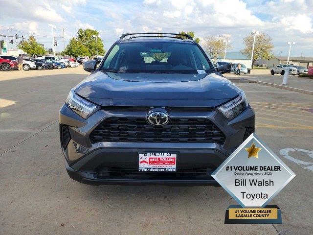 2025 Toyota RAV4 XLE photo 2