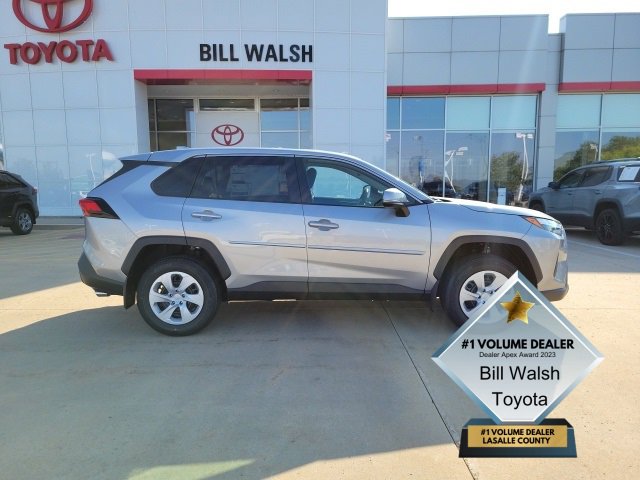 2025 Toyota RAV4 LE photo 3