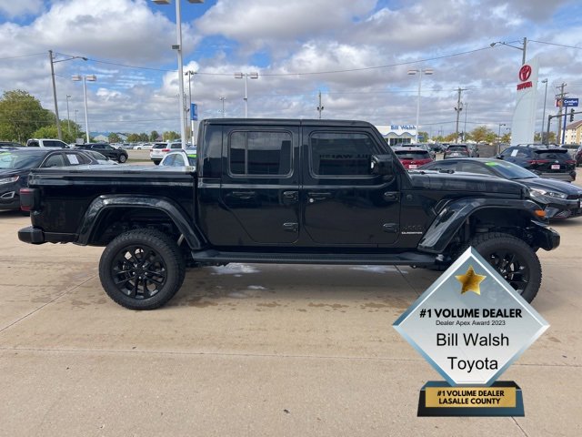 2022 Jeep Gladiator Overland photo 2