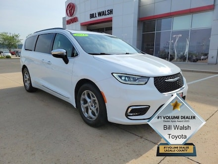 2023 Chrysler Pacifica Limited Van Passenger Van