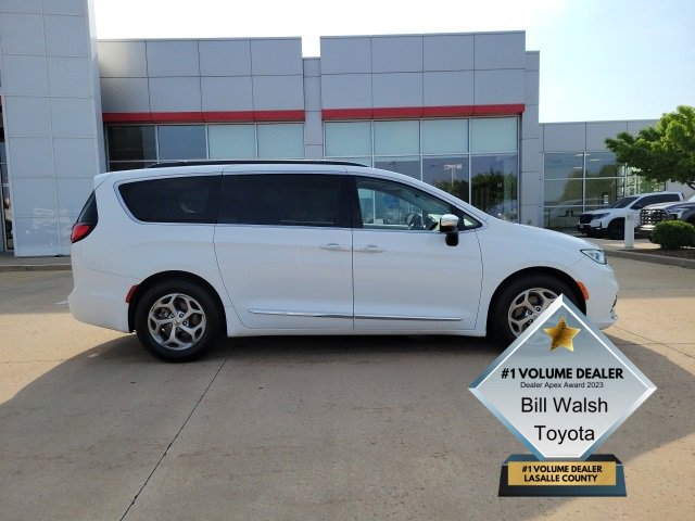 2023 Chrysler Pacifica Limited photo 4