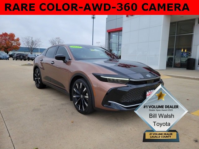 2025 Toyota Crown Platinum's photo