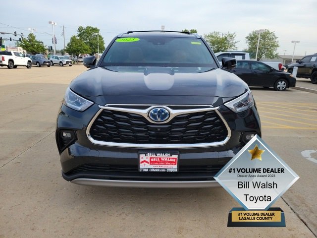 2023 Toyota Highlander Hybrid Platinum photo 3