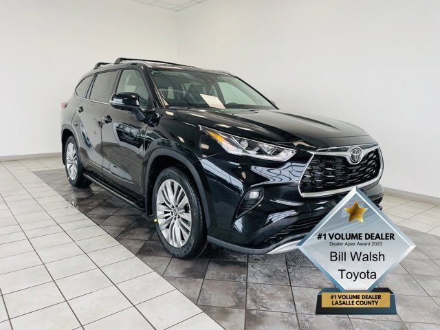 2026 Toyota Highlander Platinum's photo