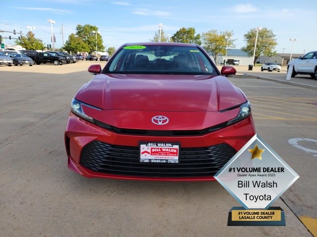 2025 Toyota Camry LE photo 3