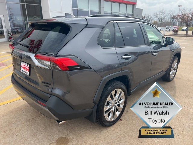 2020 Toyota RAV4 Limited photo 4