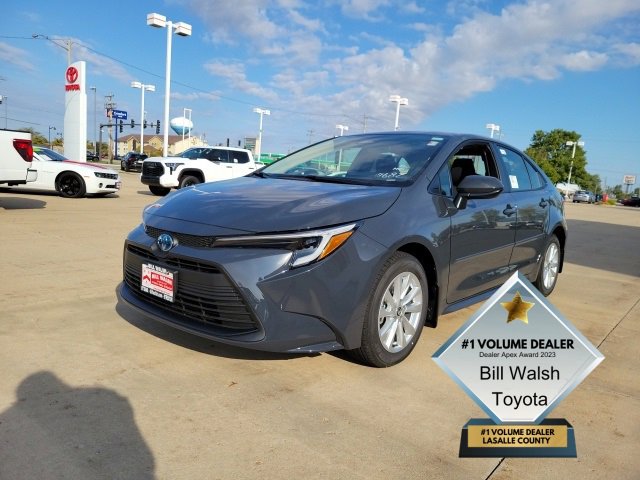 2025 Toyota Corolla Hybrid LE photo 2