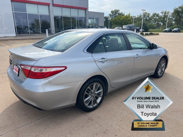 2017 Toyota Camry SE photo 4