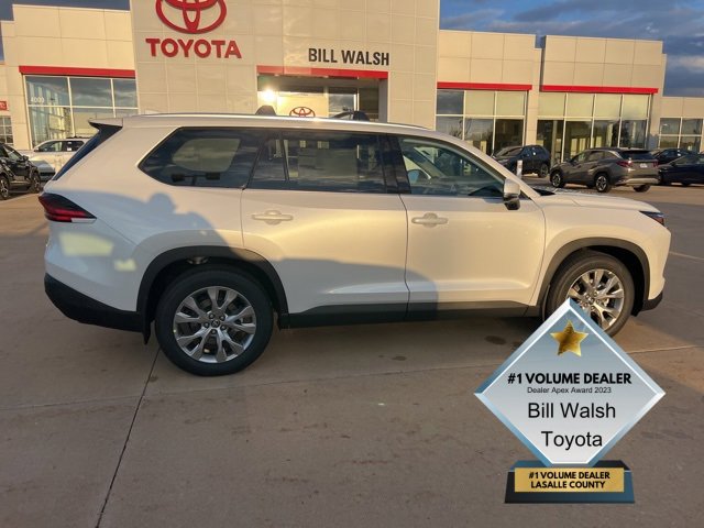 2026 Toyota Grand Highlander Limited photo 3