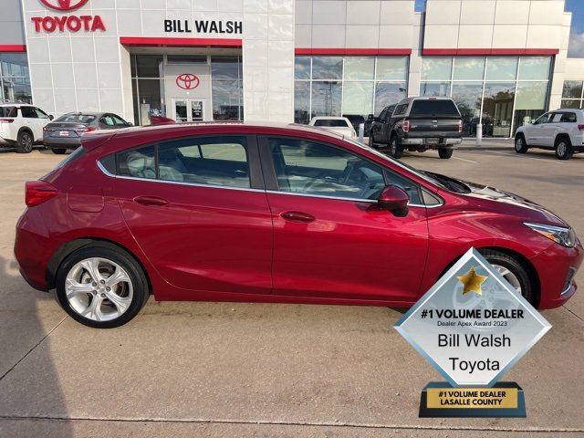 Used 2019 Chevrolet Cruze Premier with VIN 3G1BF6SM4KS552535 for sale in Ottawa, IL
