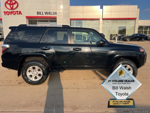 2022 Toyota 4Runner SR5 Premium photo 3