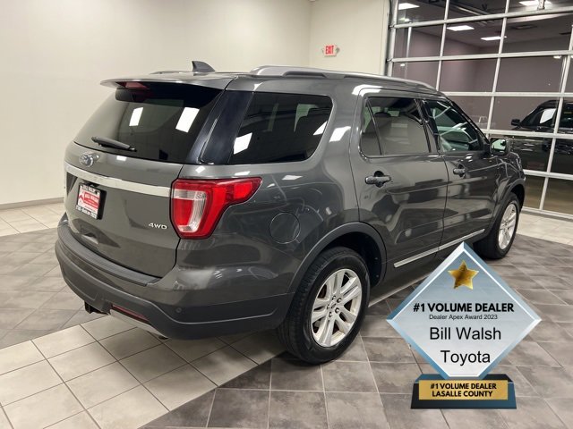 2019 Ford Explorer XLT photo 2