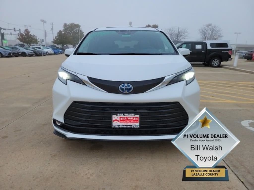 New 2025 Toyota Sienna XLE 7 PASSENGER