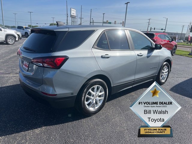 2023 Chevrolet Equinox LS photo 3