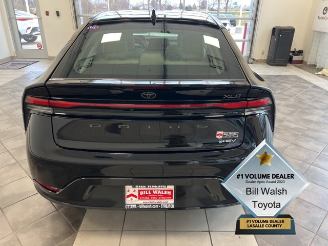 2023 Toyota Prius Limited photo 4