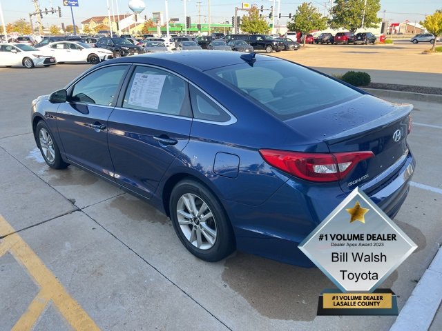 2017 Hyundai Sonata SE photo 2