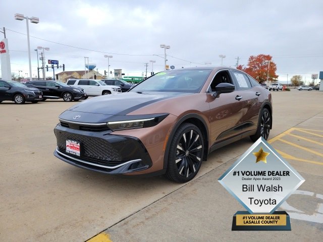 2025 Toyota Crown Platinum photo 2