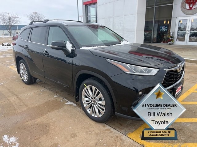 2026 Toyota Highlander Platinum's photo