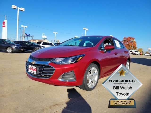Used 2019 Chevrolet Cruze Premier with VIN 3G1BF6SM4KS552535 for sale in Ottawa, IL