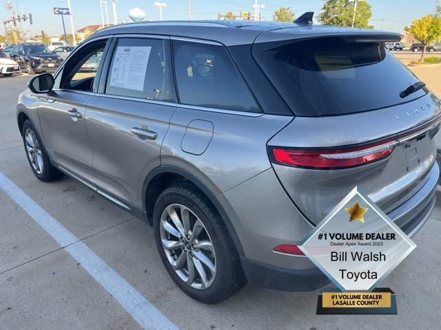 2021 Lincoln Corsair Standard photo 3