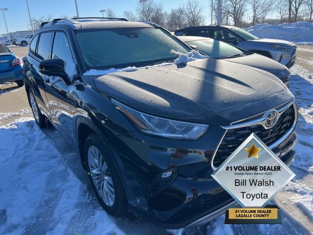 2026 Toyota Highlander Platinum photo 3