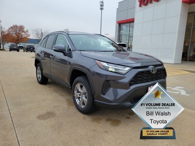 2025 Toyota RAV4 XLE's photo
