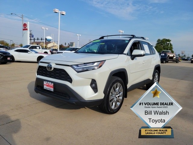2022 Toyota RAV4 XLE Premium photo 2