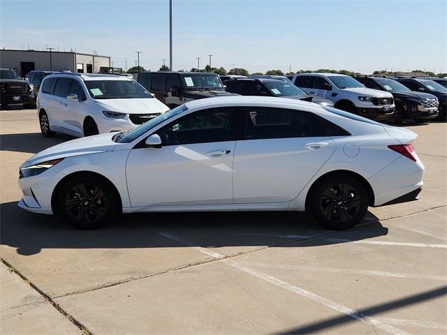 Used 2021 Hyundai Elantra SEL with VIN 5NPLM4AG8MH051212 for sale in Plainview, TX