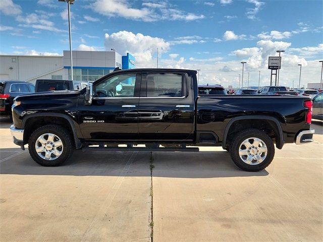 Used 2022 Chevrolet Silverado 3500HD LTZ with VIN 2GC4YUEY1N1216211 for sale in Plainview, TX