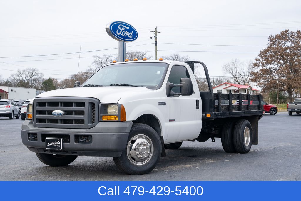 Used 2005 Ford F-350 Super Duty Chassis Cab XL with VIN 1FDWF36P15EA66982 for sale in Little Rock