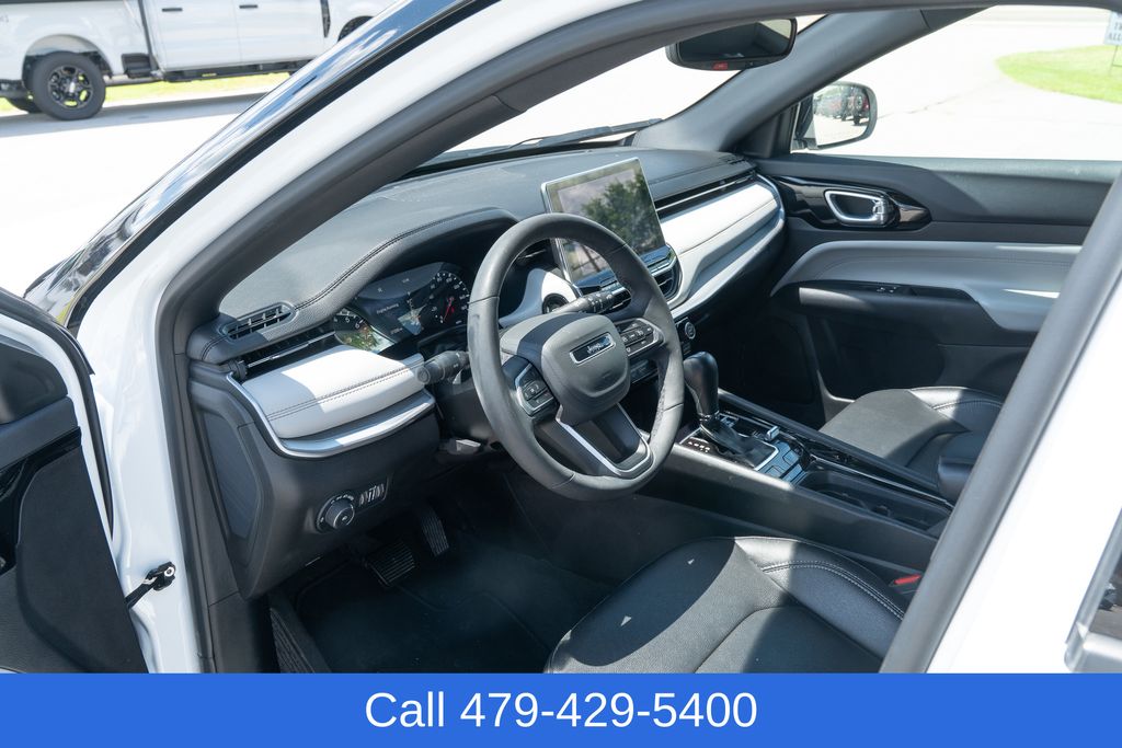 2025 Jeep Compass Limited - Photo 17