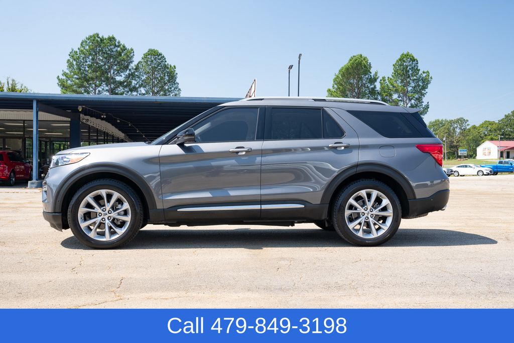 2021 Ford Explorer Platinum photo 2