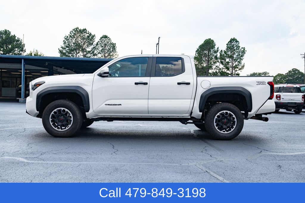 2024 Toyota Tacoma TRD Off-Road photo 3